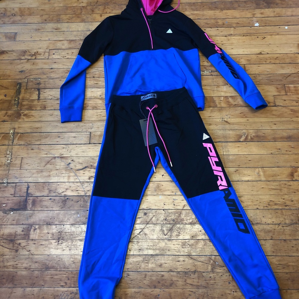 Black Pyramid outfit